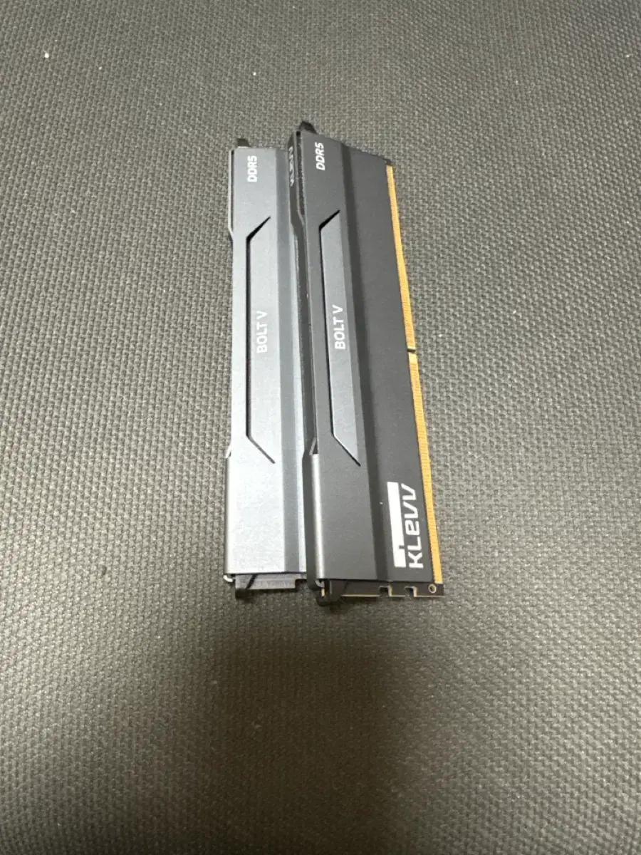 클레브 Bolt V DDR5 6400 32GB(16gb x 2)