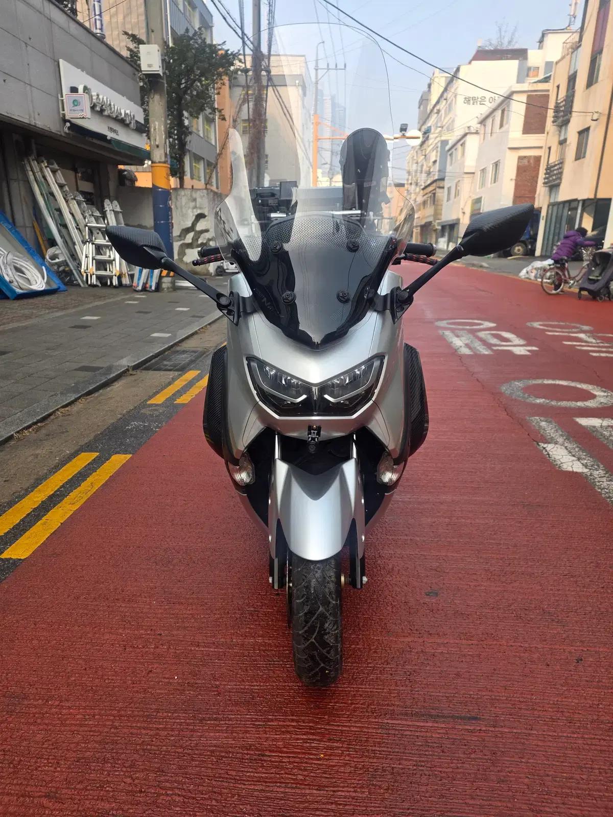 LK) 튜닝잘된 21년식 Nmax125 abs tcs 모델