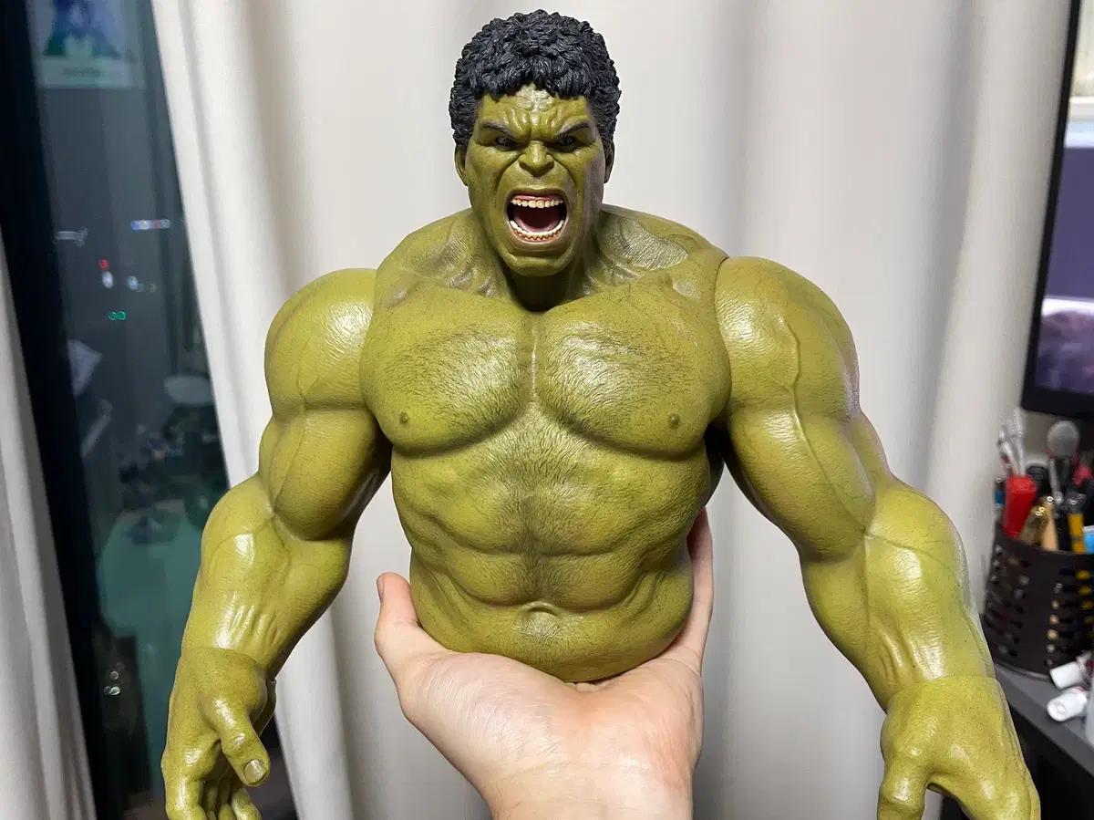 (하자있음)핫토이 AOU 헐크 상체 판매합니다.