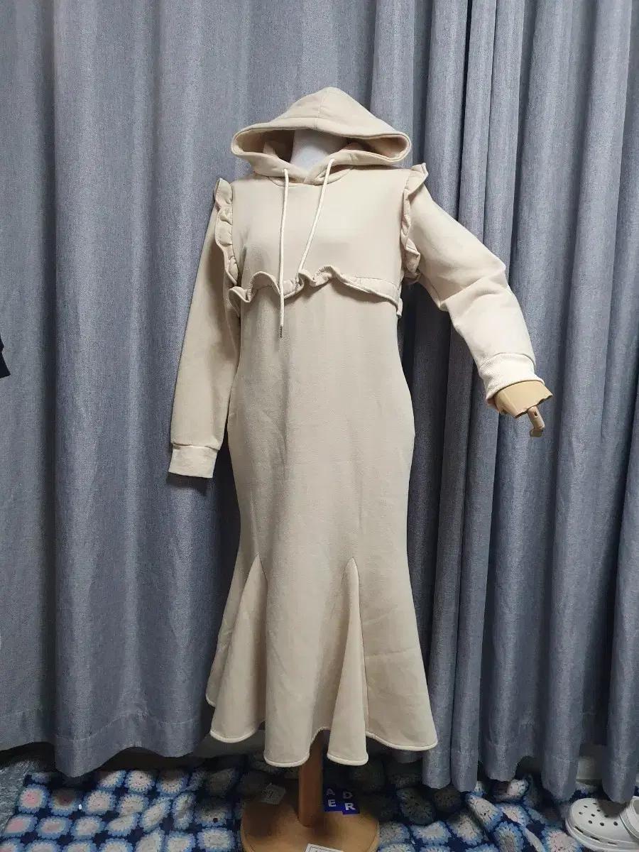 크림 후드 머메이드 기모 맥시원피스