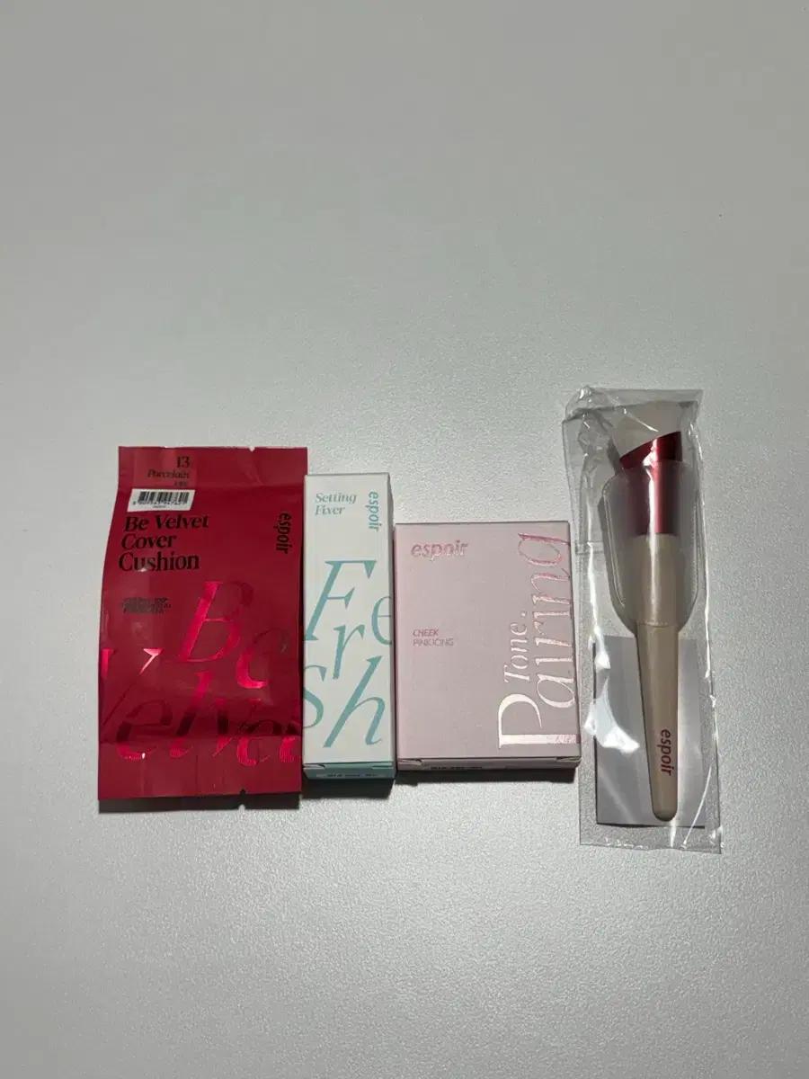에스쁘아 비벨벳 쿠션 리필+세팅픽서미니+블러셔+파운데이션브러쉬 새제품 일