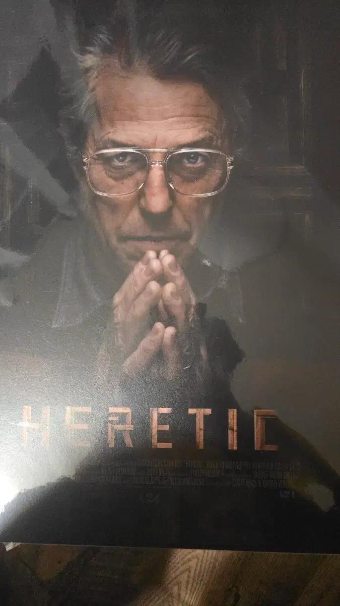헤레틱 (Heretic) 영화 포스터 A24 휴그랜트