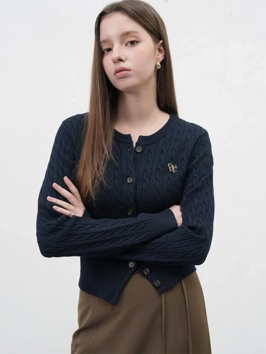 [새상품] 제너럴아이디어 시그니처 슈퍼파인 울 케이블 니트가디건