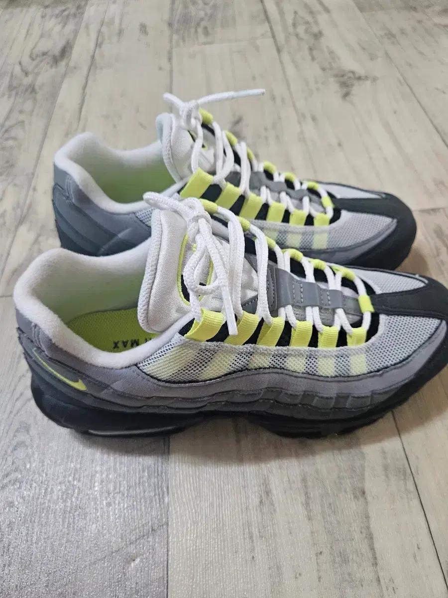 나이키 에어맥스 95 네온 255