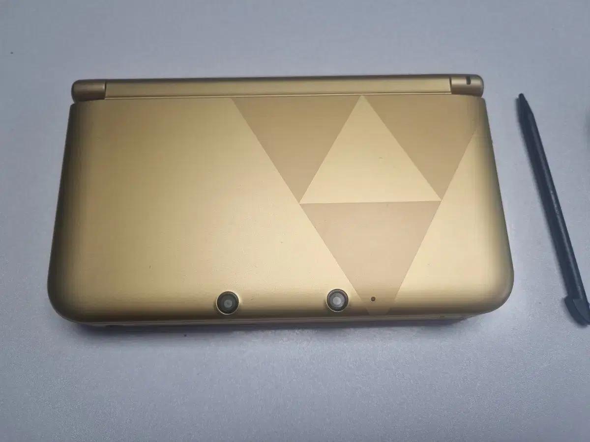 닌텐도 3DS XL 젤다 골드 에디션