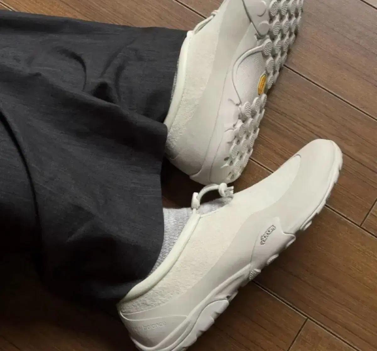 [8.5, 265] 뉴발란스 x 도쿄디자인