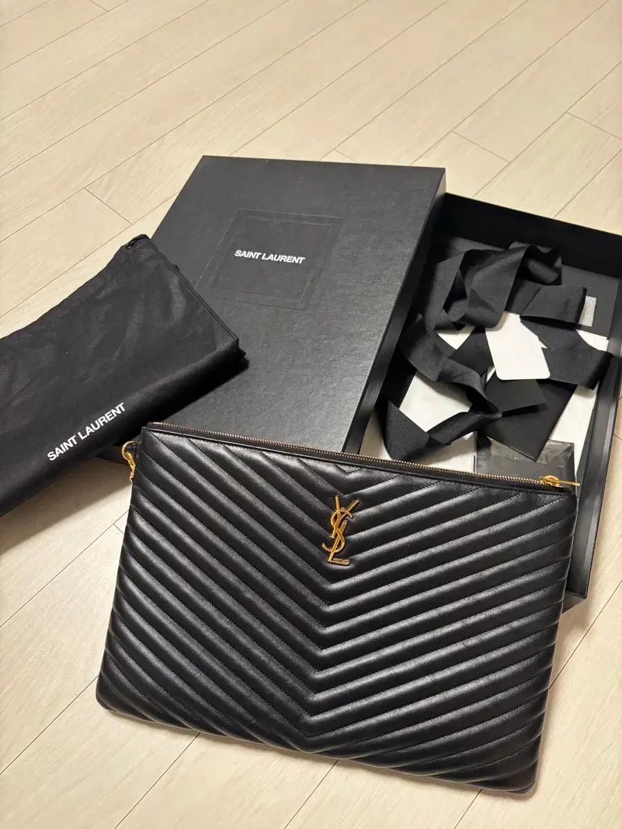 생로랑 카산드라 라지 사이즈 클러치