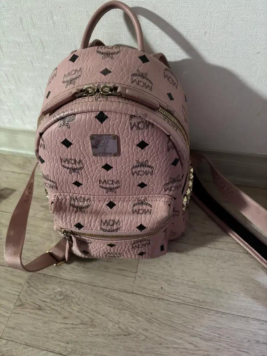 mcm 백팩 파우더핑크 (급전)