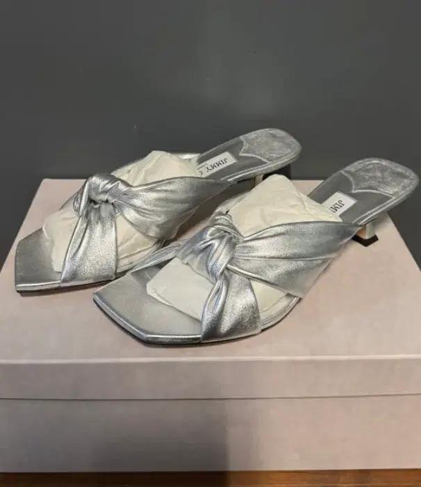 지미추 여성 에비뉴50 샌들 뮬힐 138728 JIMMYCHOO 24fw