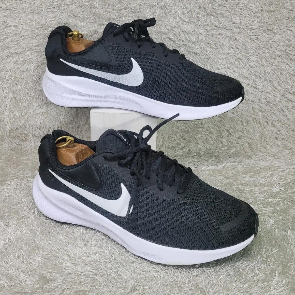 프리유즈 280 나이키 레볼루션7 와이드 운동화