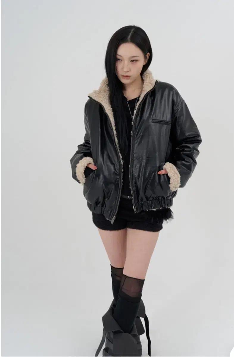 로웨어 chic reversible fur mustang