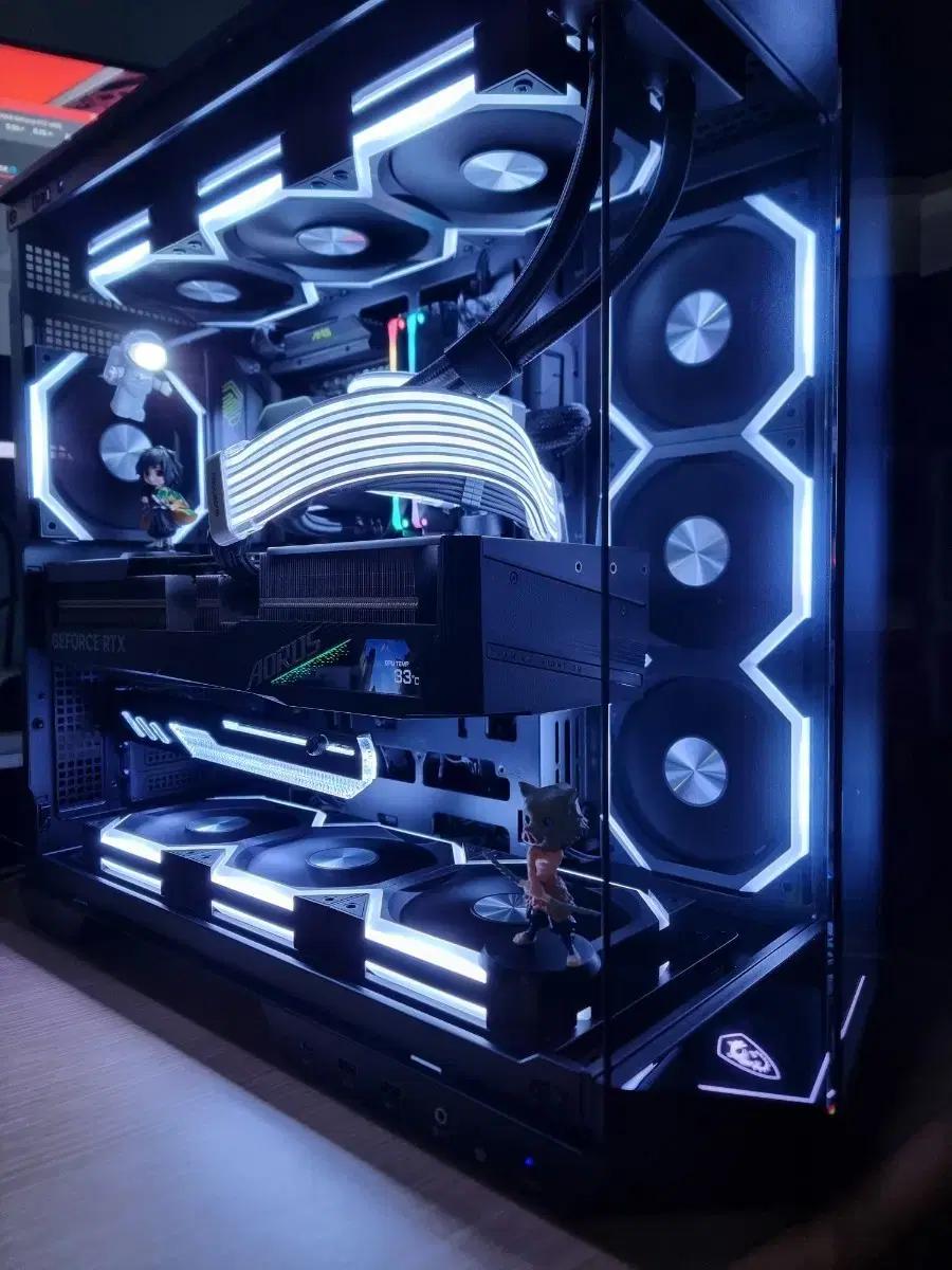 하이앤드급 컴퓨터 9800X3D RTX4080 MASTER 팝니다.