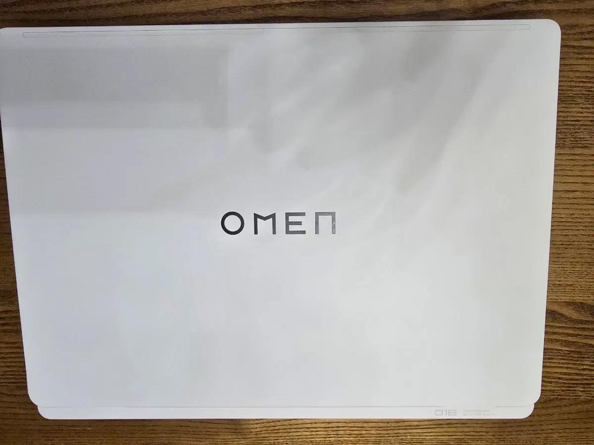 HP오멘16 ultra9  rtx5070 노트북화이트