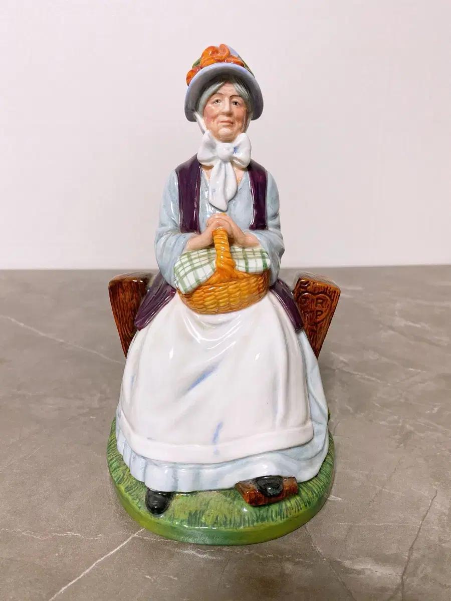 로얄덜튼 Rest Awhile 피겨린