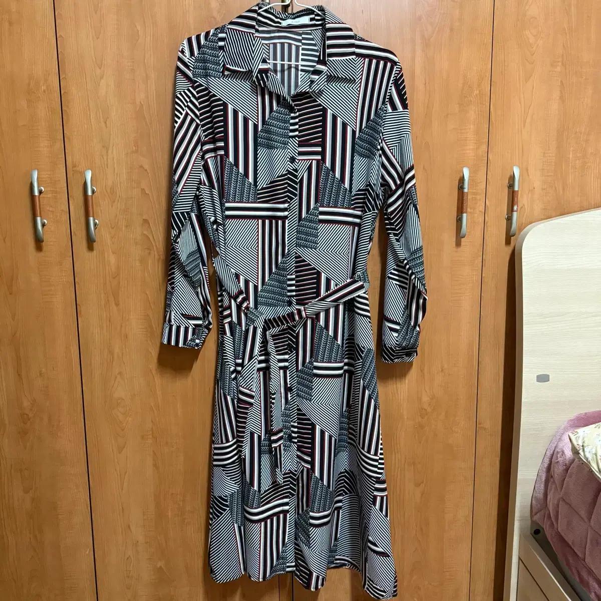 AYREN 에이렌 아울렛 여성 단추카라셔츠 롱원피스 치마스커트