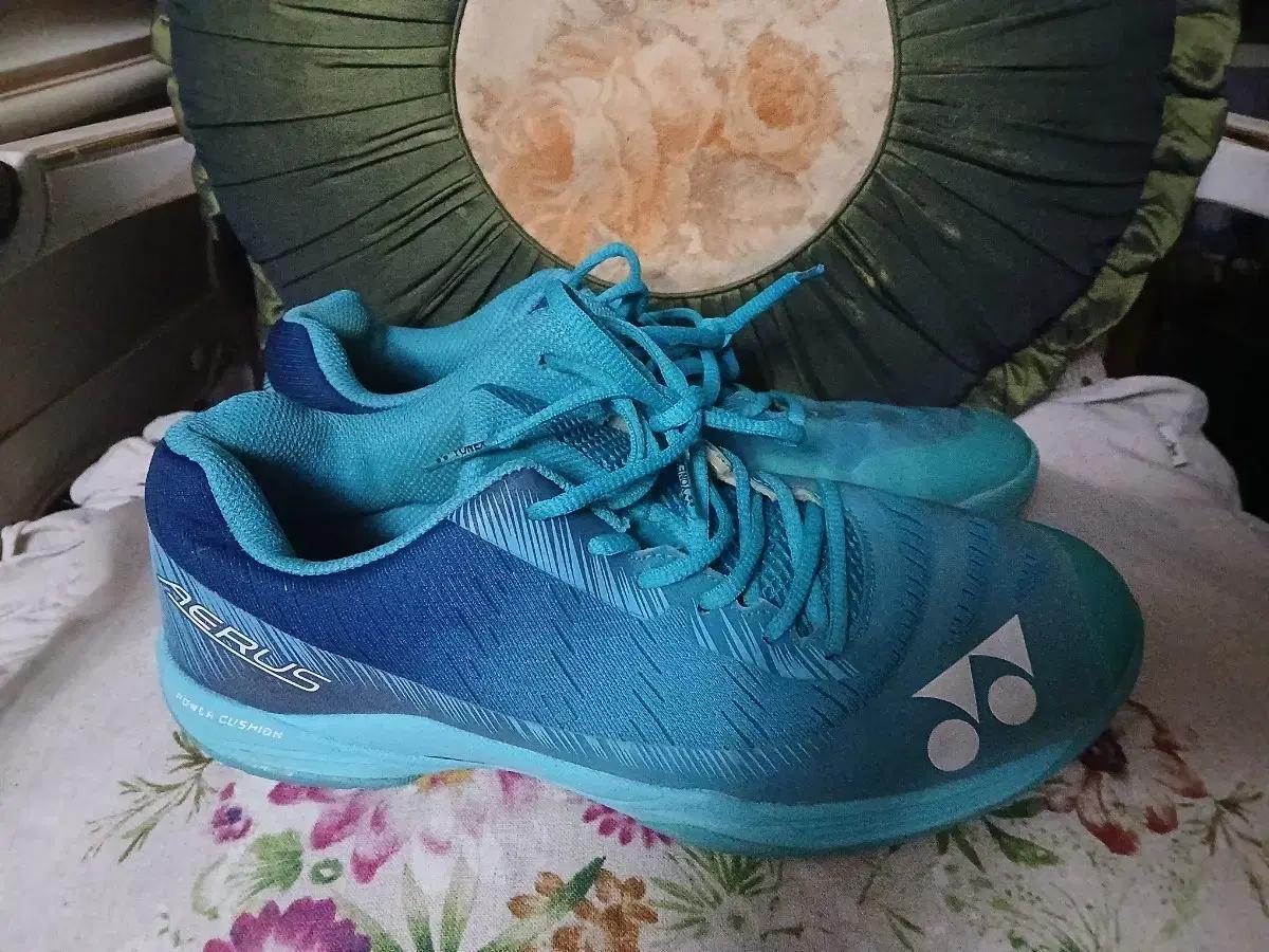 요넥스 에어러스 배드민턴화 파랑색 260