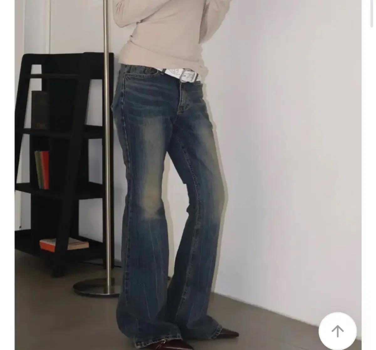 애톤 로우라이즈 부츠컷 플레어진 데님 팬츠 워싱 빅사이즈