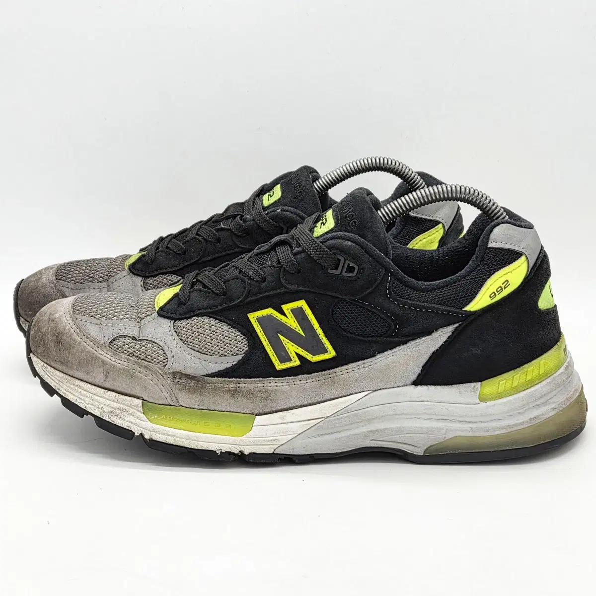 뉴발란스 992 메이드 인 USA 블랙 그레이 볼트 (280 D)