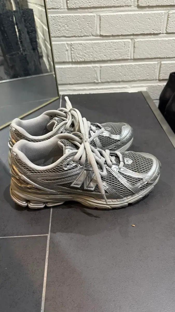 뉴발란스 1906R 하버 그레이 실버 메탈릭 260