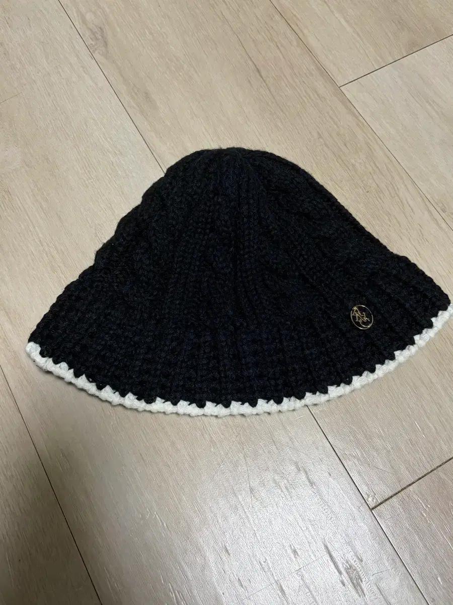 ANOETIC WOOL TWISTED BUCKET 니트 모자