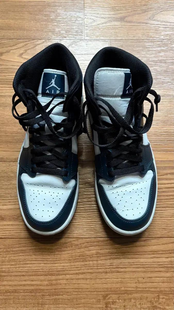조던 1 미드 다크 틸 Jordan 1 Mid Dark Teal