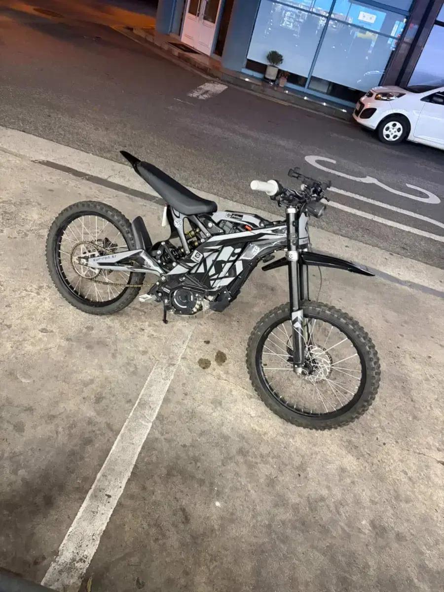 써론라이트비x 22년식 상태 s급