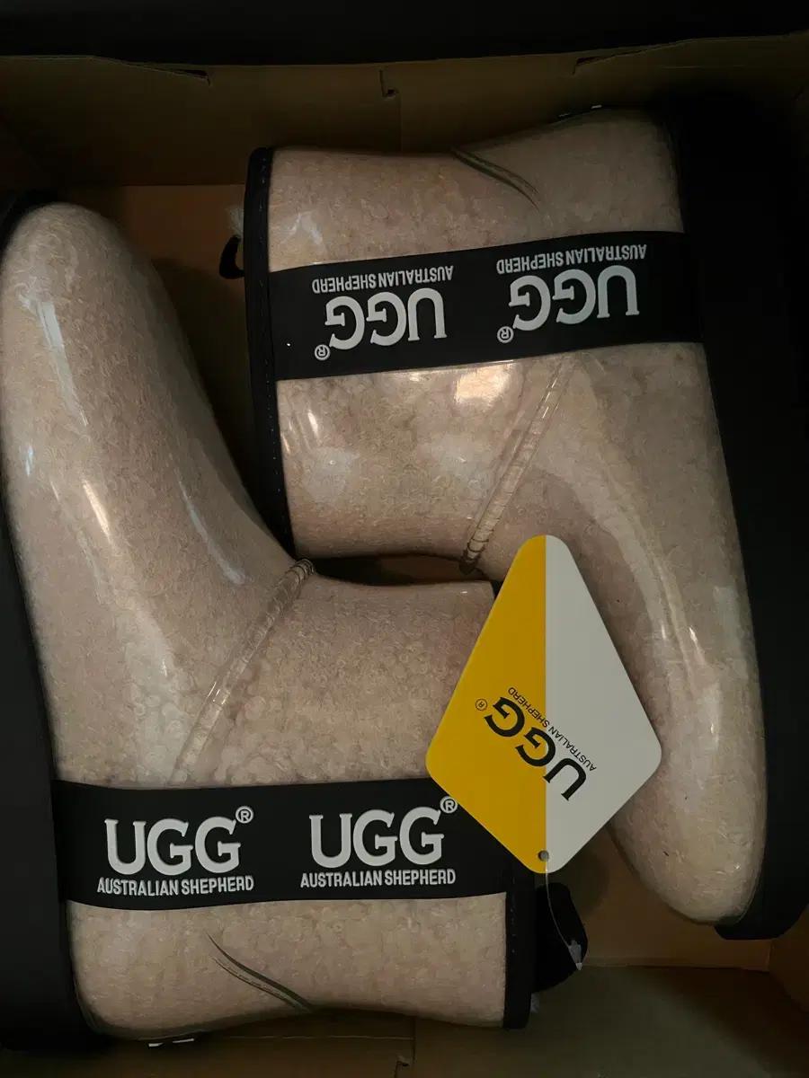 UGG 새상품 정품 클리어 부츠 EU40