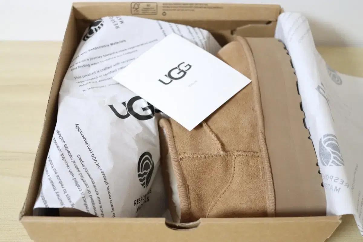 풀박)UGG 미국 체스트넛 어그 클래식 울트라 미니 플랫폼 240mm