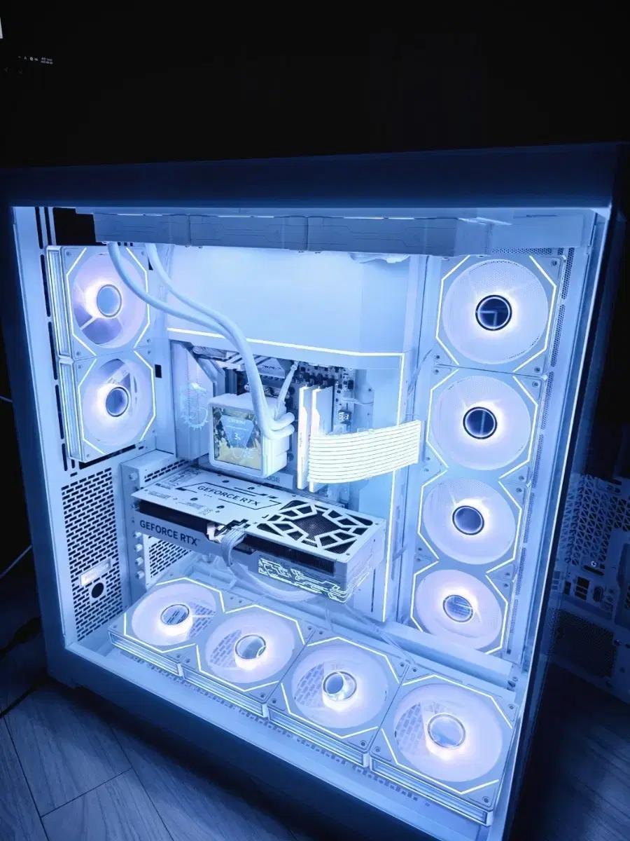 9800X3D RTX5080 신품 화이트 빅타워본체