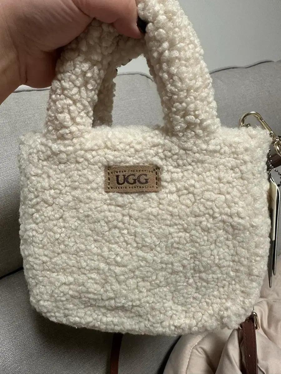 ugg 뽀글이가방 사주세요