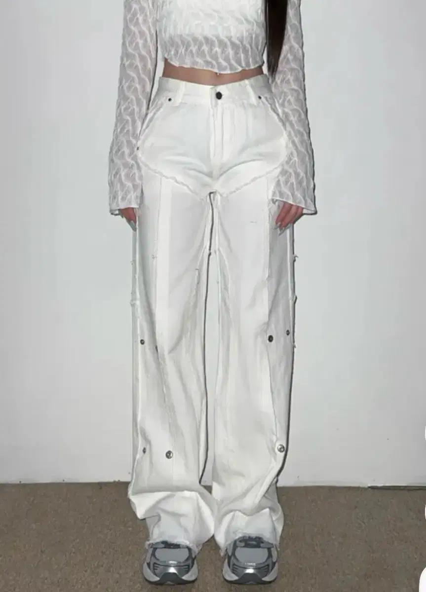 WHITE BUTTON PANTS / 화이트 버튼 팬츠 L