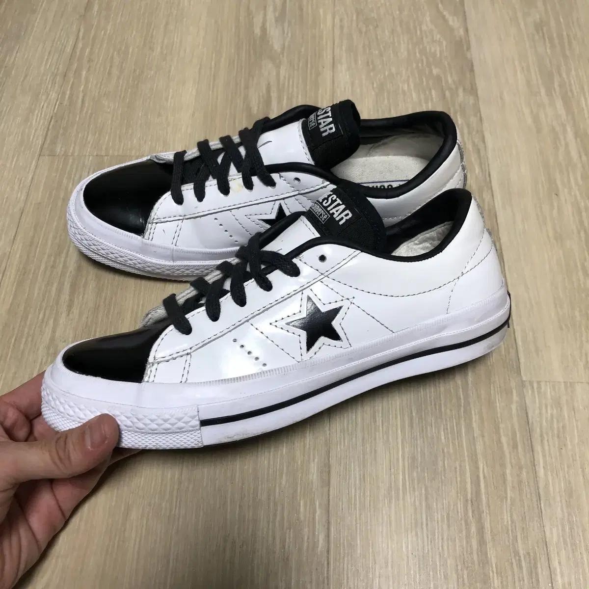 230) 컨버스 CONVERSE 원스타 레더 한별 화이트
