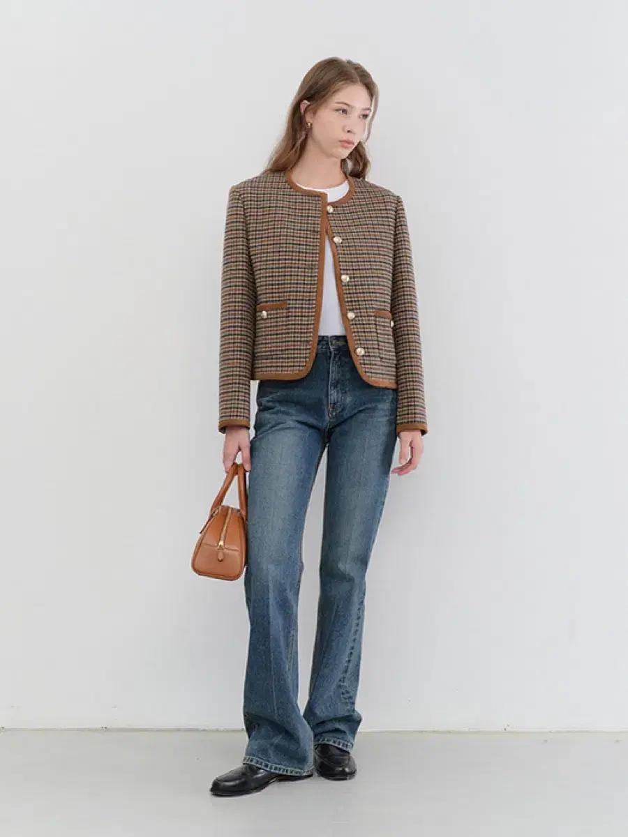 (새상품) 던스트 DUNST SEMI FLARED JEANS