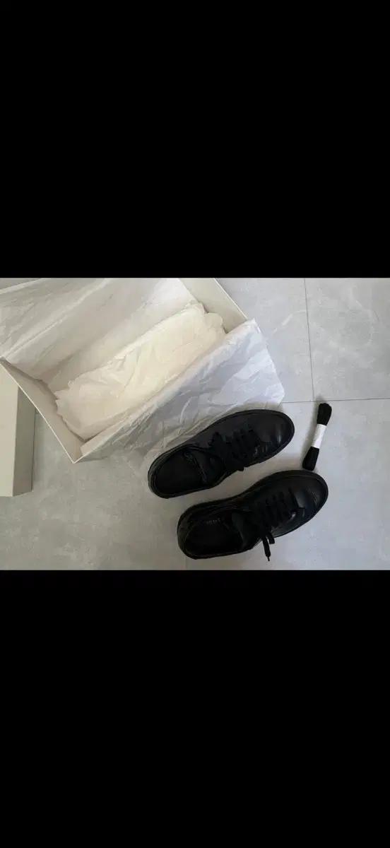 커먼프로젝트 아킬레스 로우 블랙 스니커즈