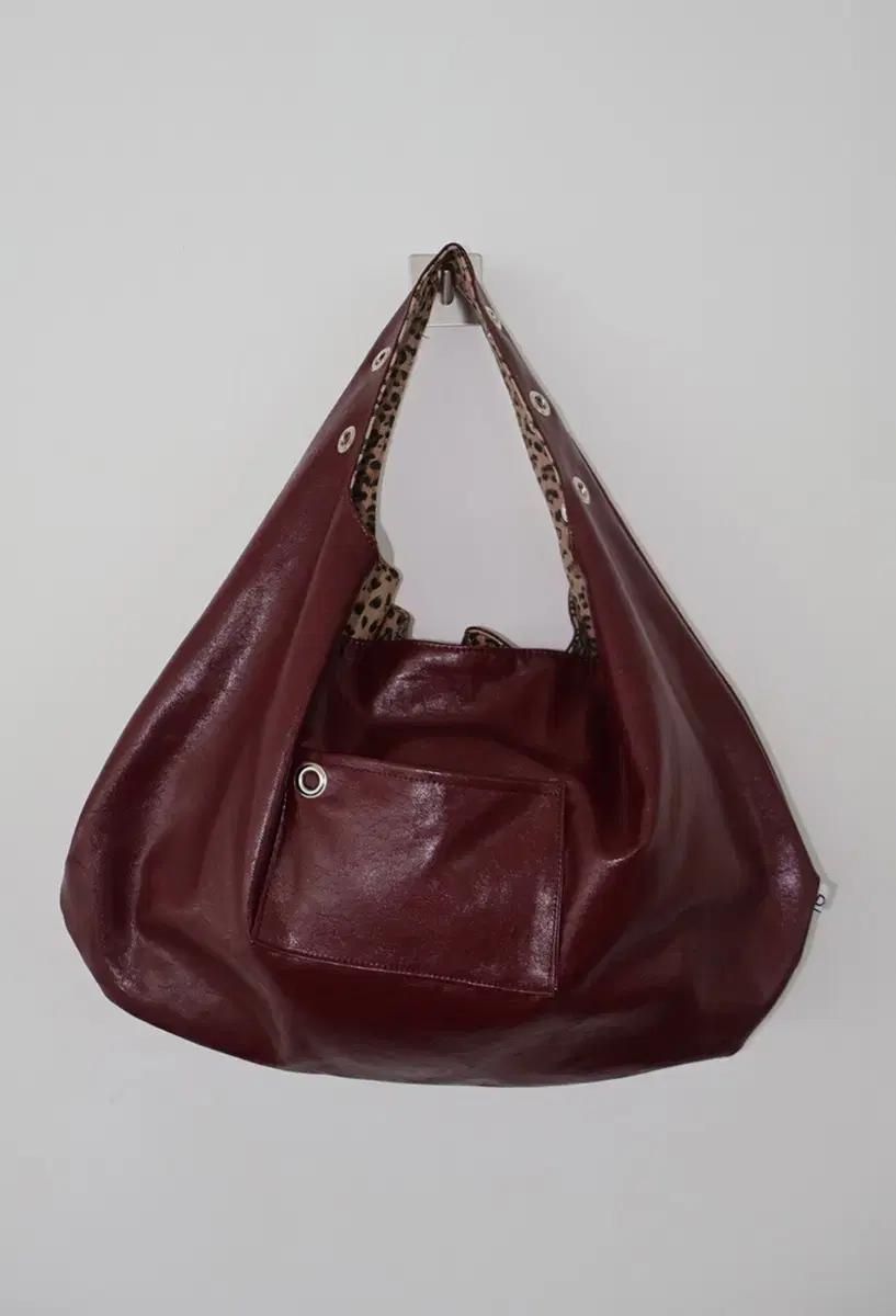 DEPC EYELET LEATHER BAG - WINE