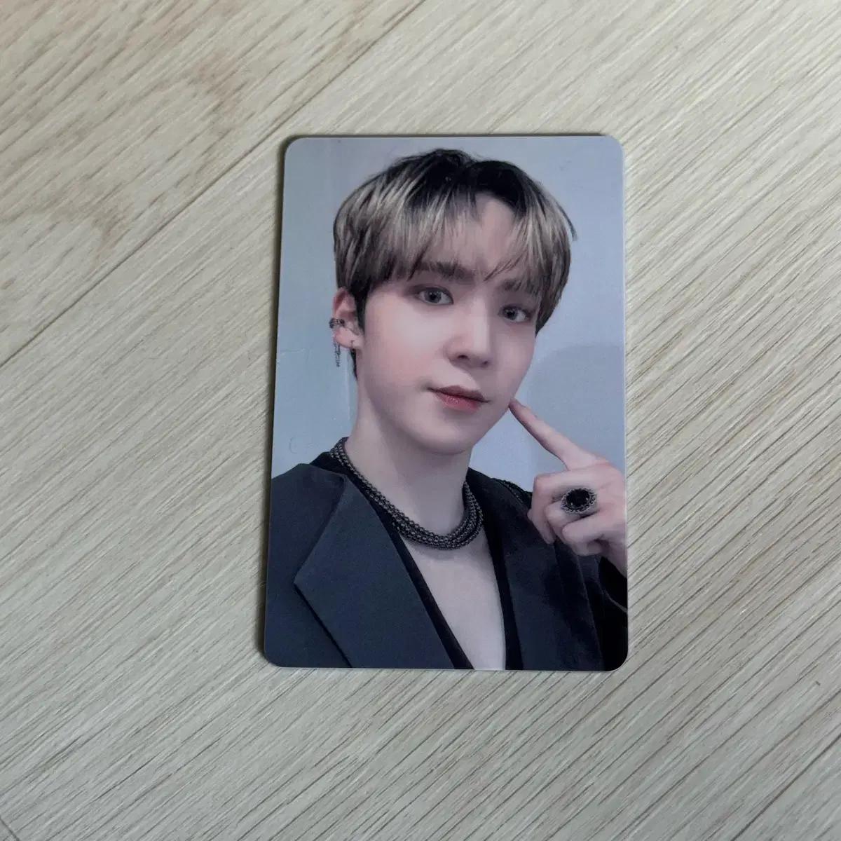 에이티즈 할라지아 메이크스타 럭키드로우 럭드 윤호 포카