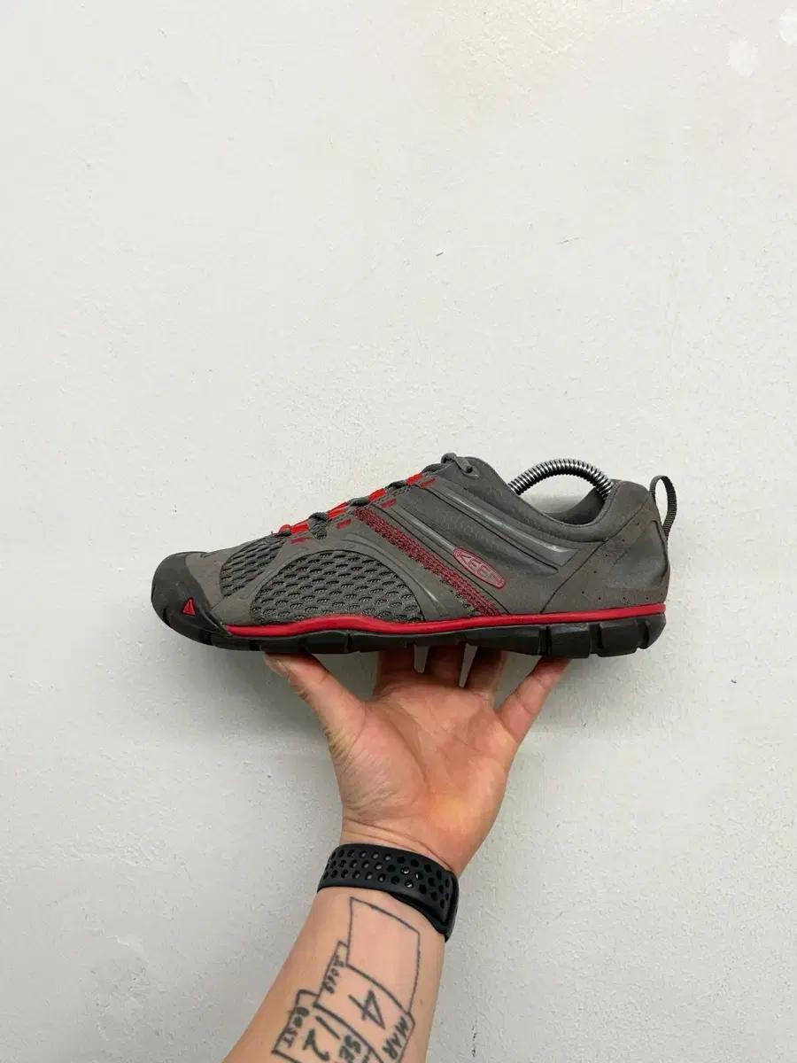 킨 KEEN 경량 운동화 270
