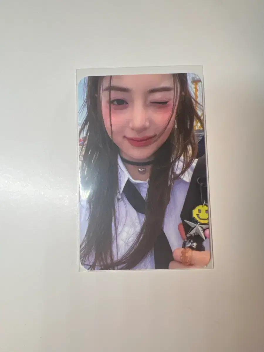 르세라핌 허윤진 포토카드
