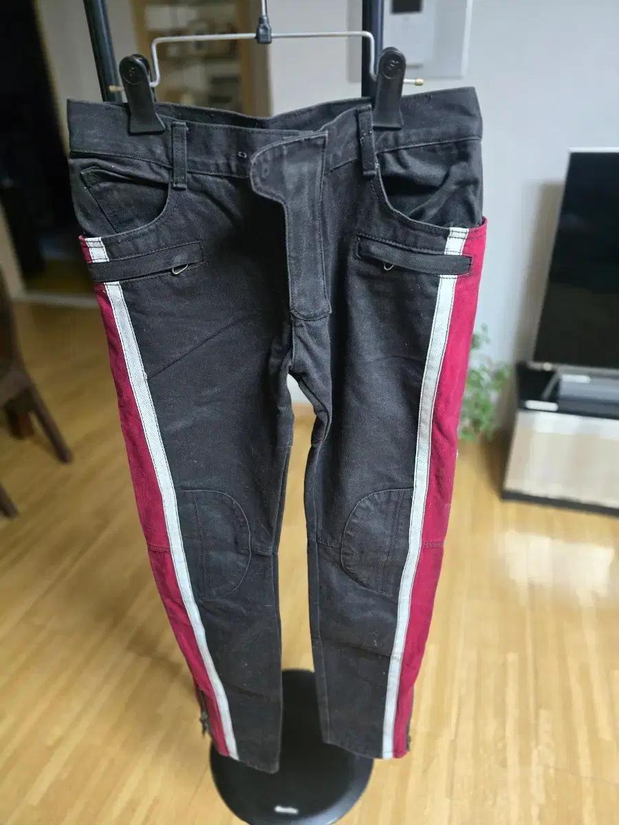 발망 스트라이프 데님 블랙진