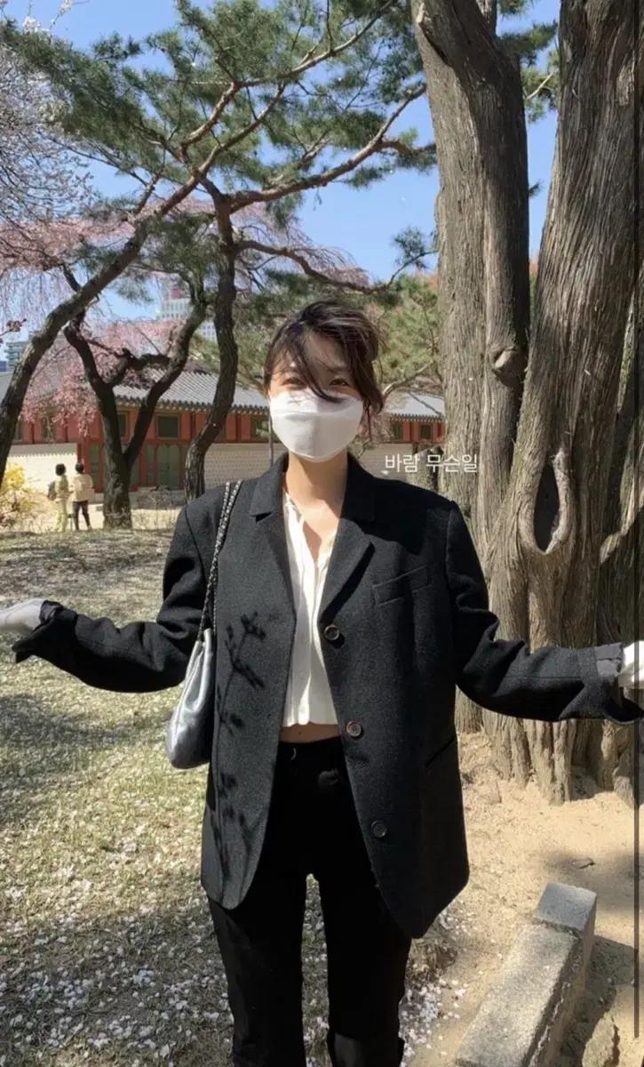 타낫 톤 자켓 블랙