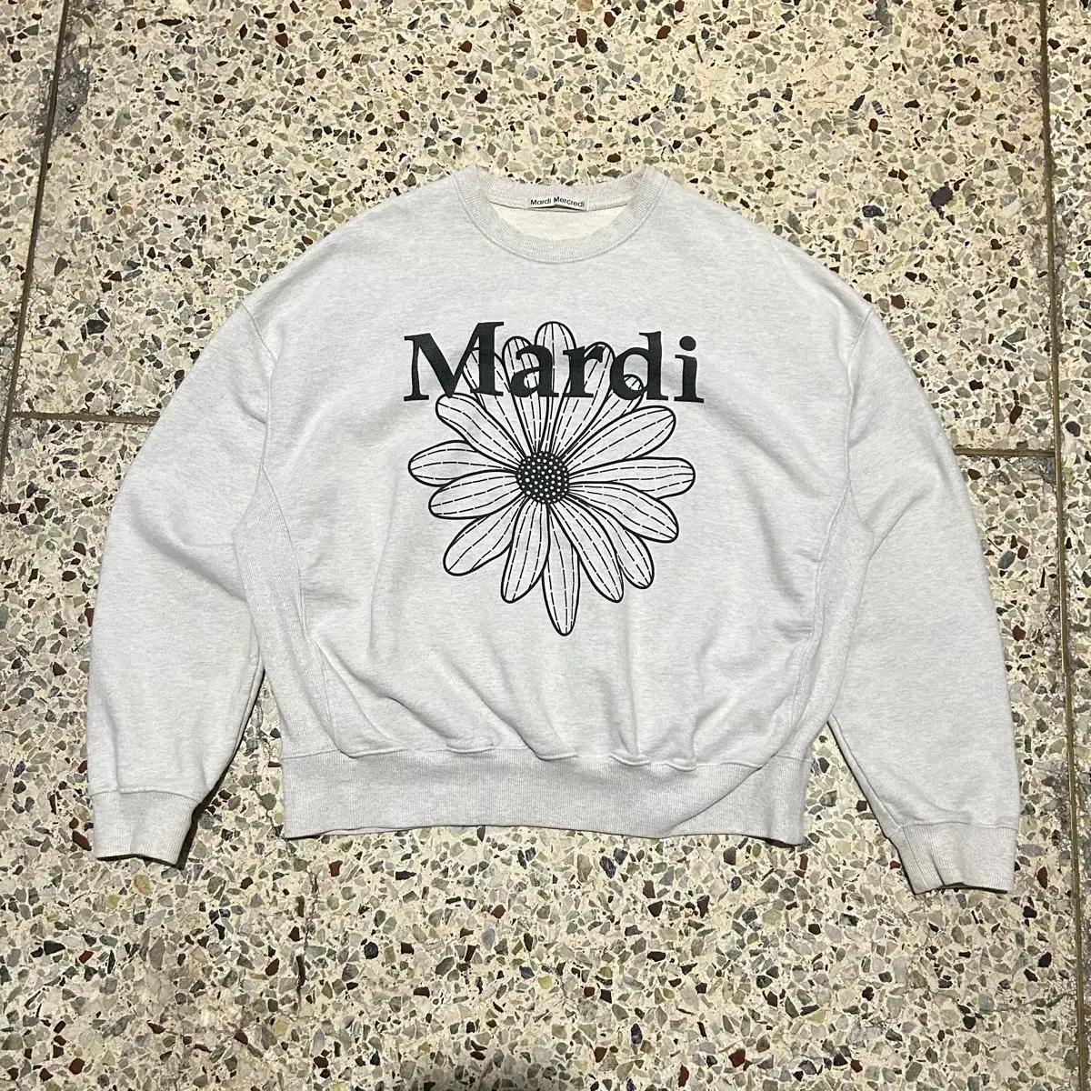 마르디 메크르디(Mardi Mercredi)그레이 플라워 맨투맨