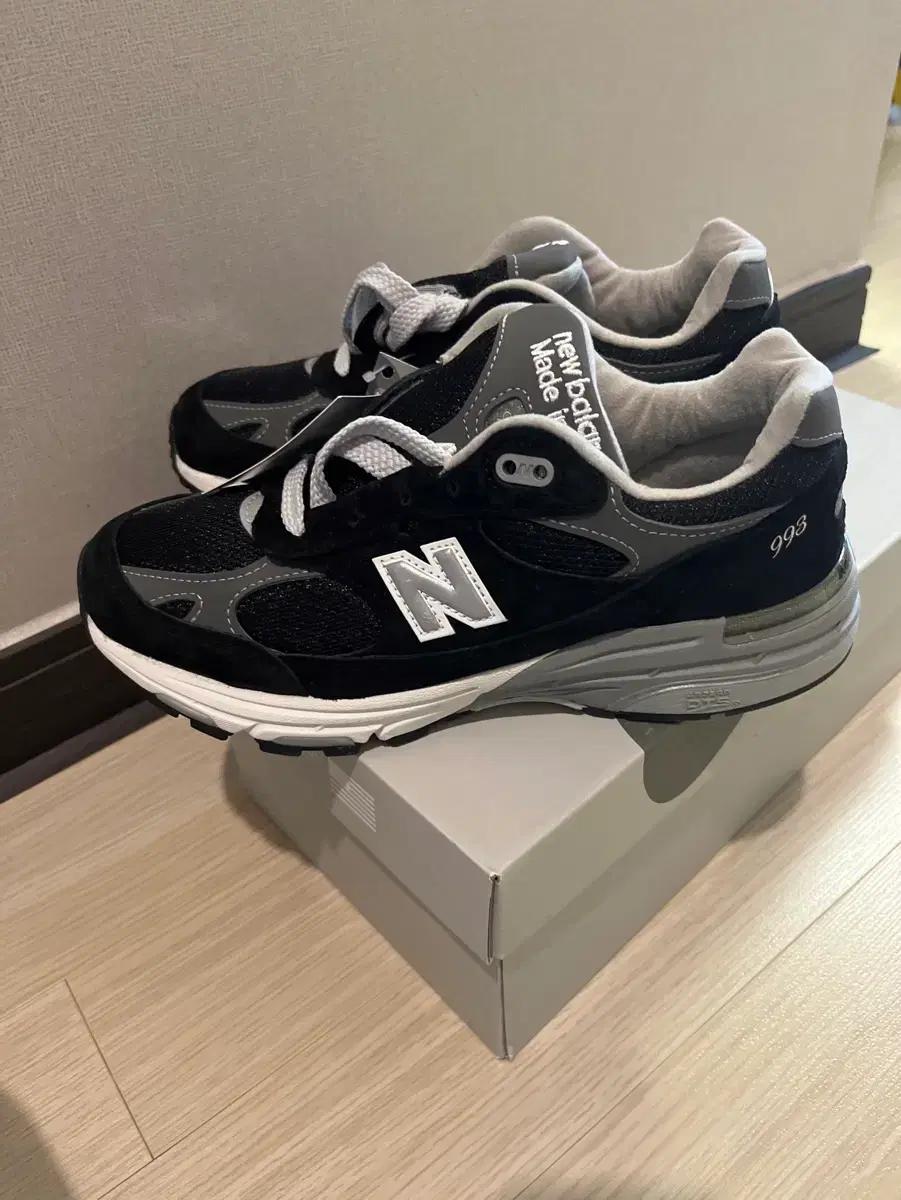 뉴발란스 993 블랙 240 새제품
