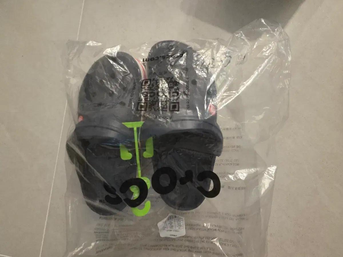 크록스 Crocs 검정색 샌들 슬리퍼 새상품