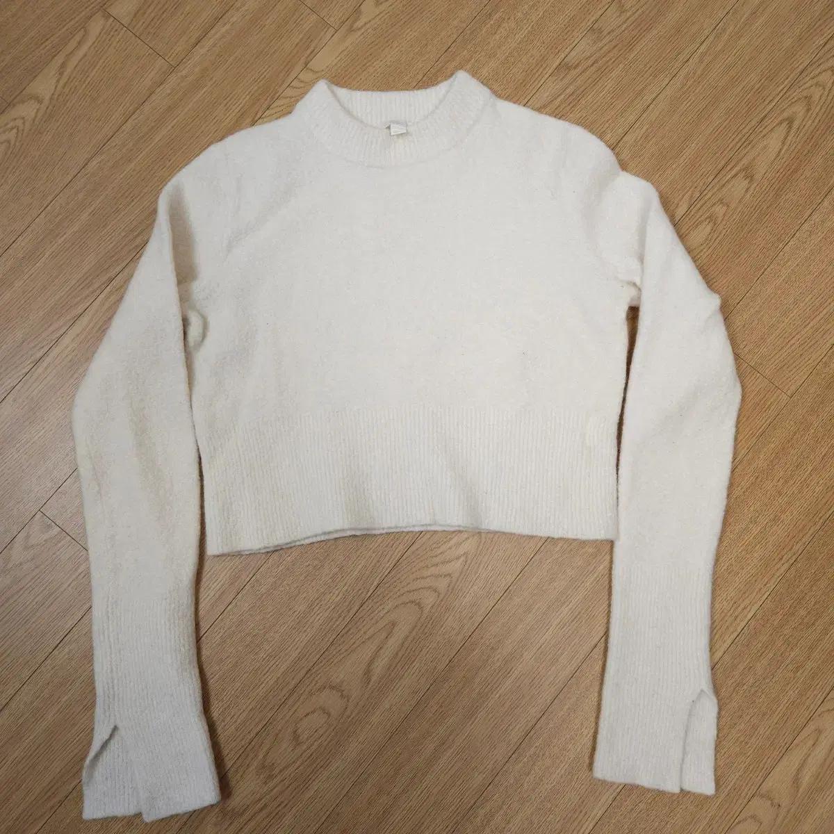 코스COS 크롭 기모 흰색 니트 XS(160/80A)