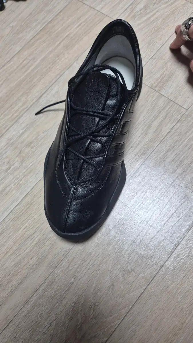 Y-3 REGU 블랙 스니커즈 265 사이즈
