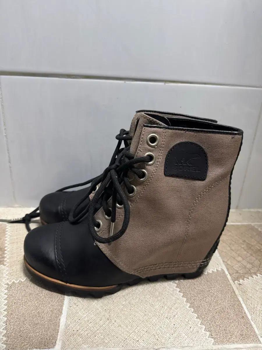 쏘렐 SOREL 웨지힐 240