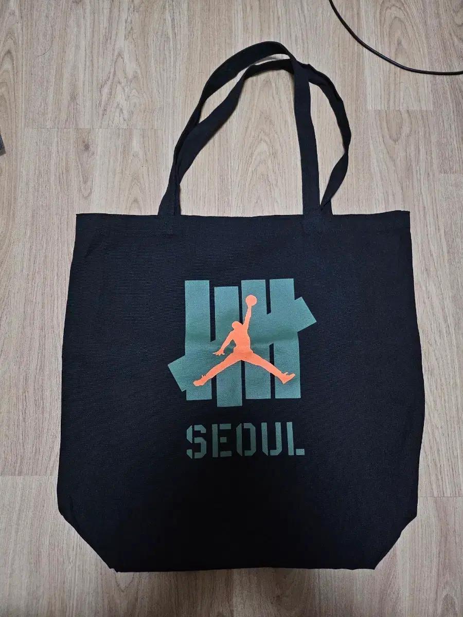 언디핏 X 조던 서울 토트백 블랙 택포 2