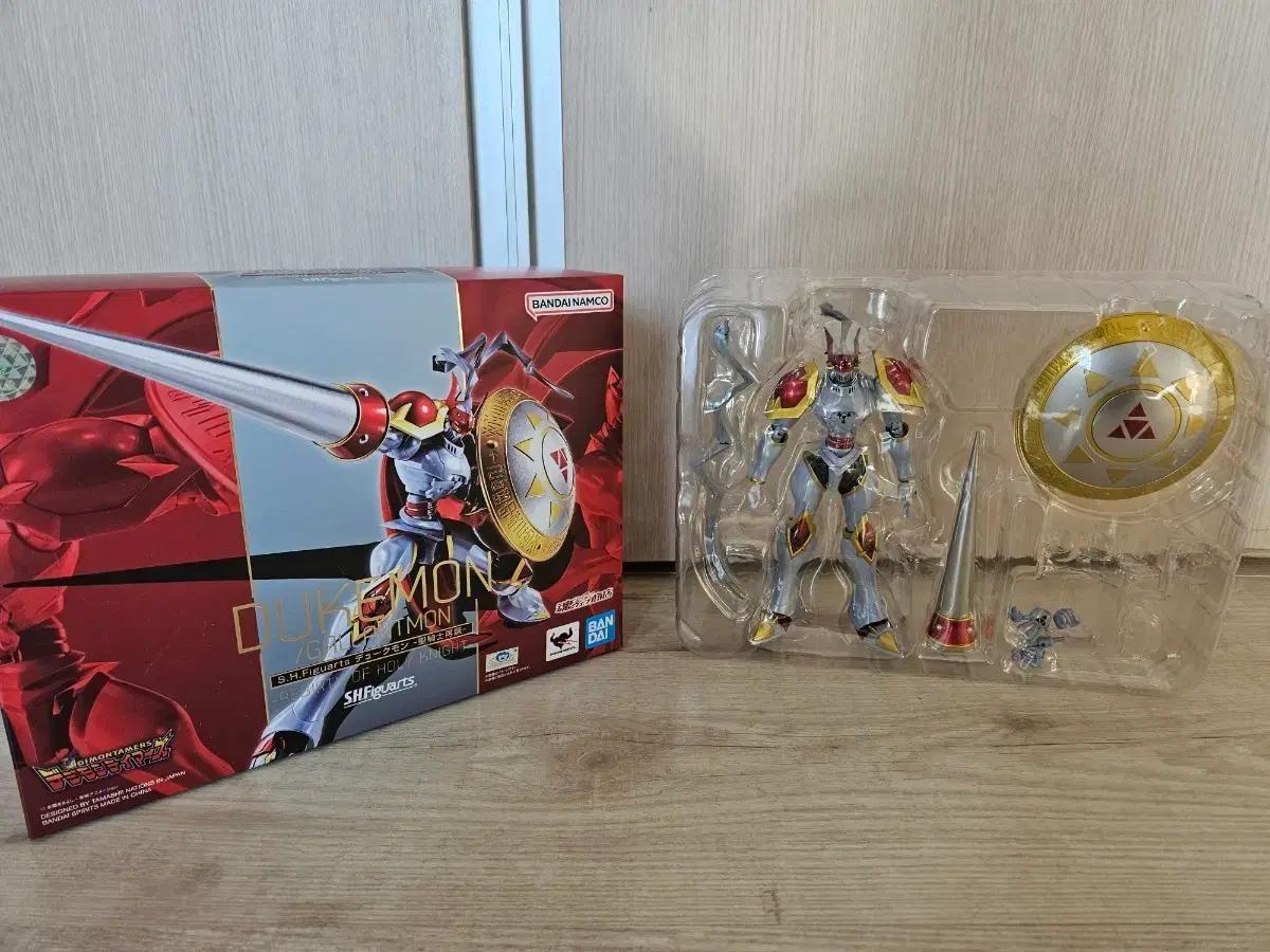 듀크몬 shf 프리미엄 컬러 (성기사 재탄)