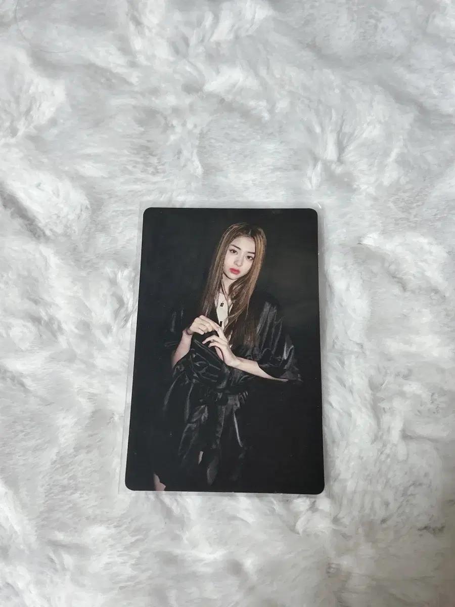 르세라핌 허윤진 포카