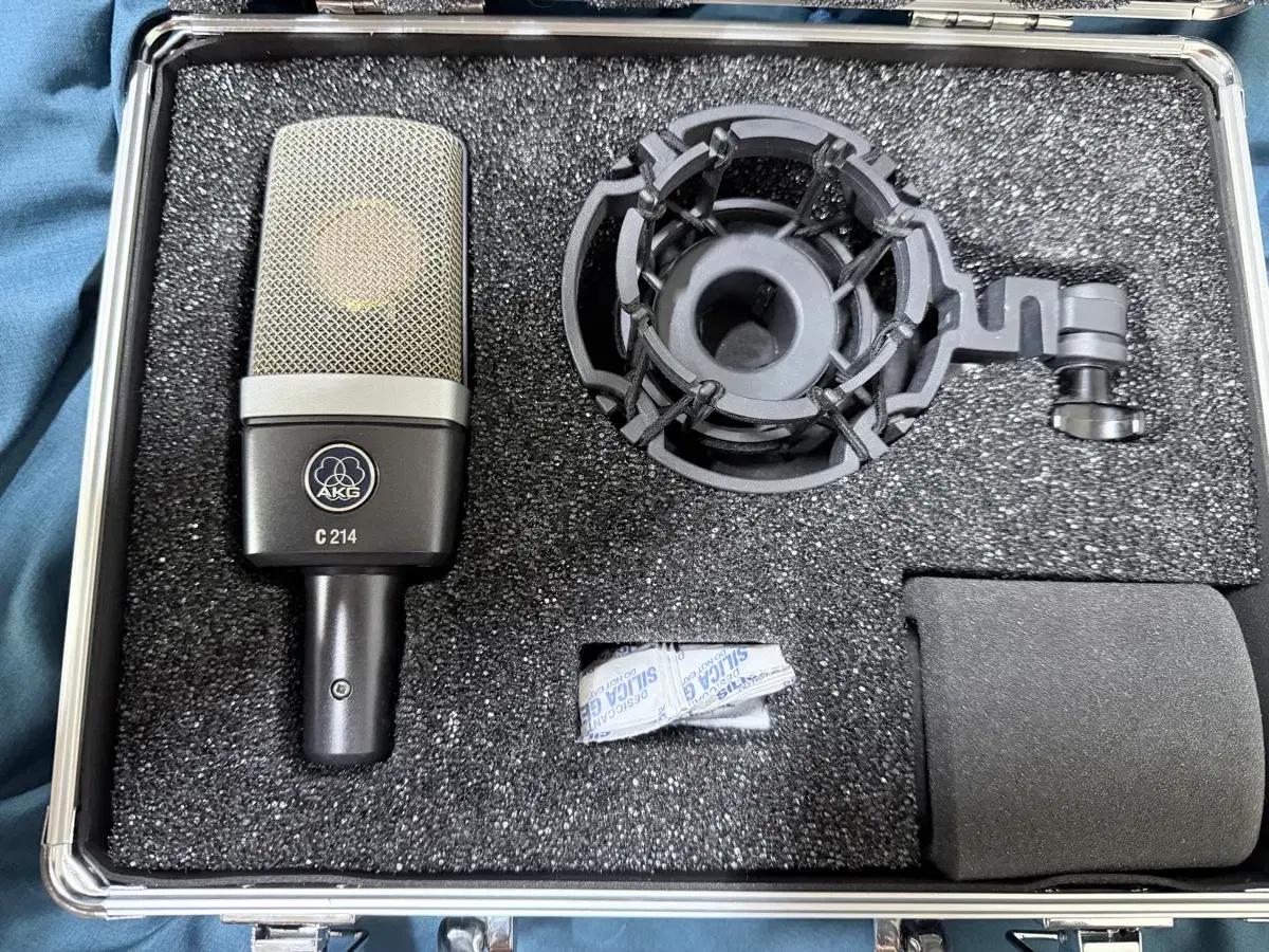 새상품급) AKG C214 콘덴서 마이크 팝니다